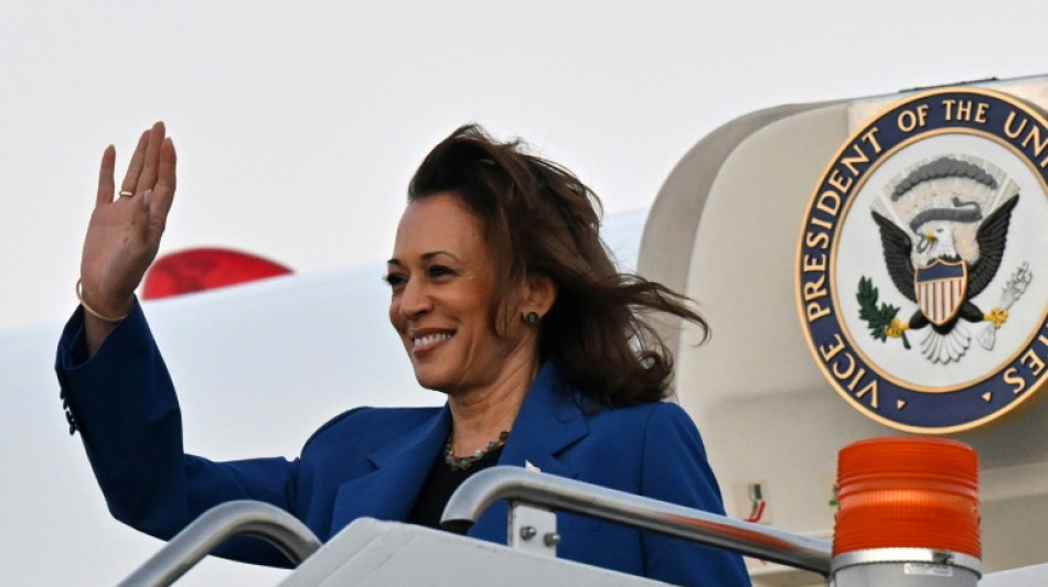 Harris arrive &agrave; Chicago pour une convention s'anon&ccedil;ant euphorique