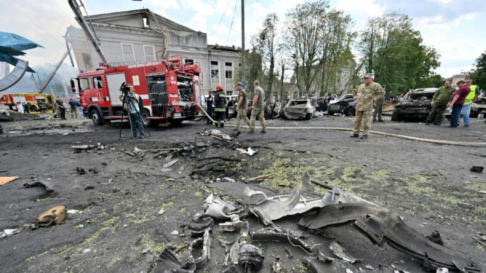 Ukraine: la petite ville de Vinnytsia compte les corps, mort en captivit&eacute; d'un Britannique