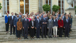 Barnier pr&eacute;pare sa feuille de route avec ses ministres et esquisse quelques pistes fiscales