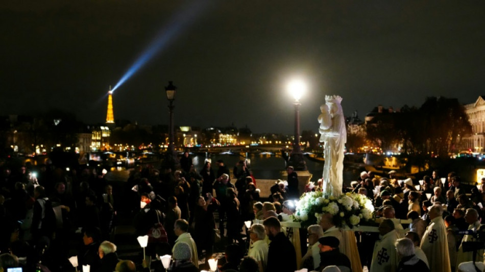 La Virgen de Notre Dame de Par&iacute;s regresa a "su casa" cinco a&ntilde;os despu&eacute;s del incendio