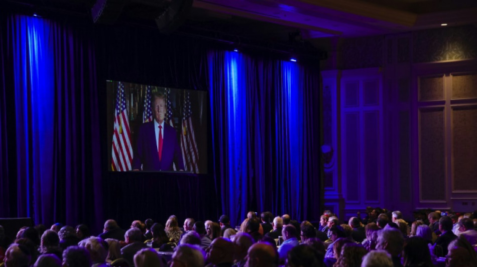 Trump ovationn&eacute; mais aussi critiqu&eacute; lors d'un rassemblement r&eacute;publicain