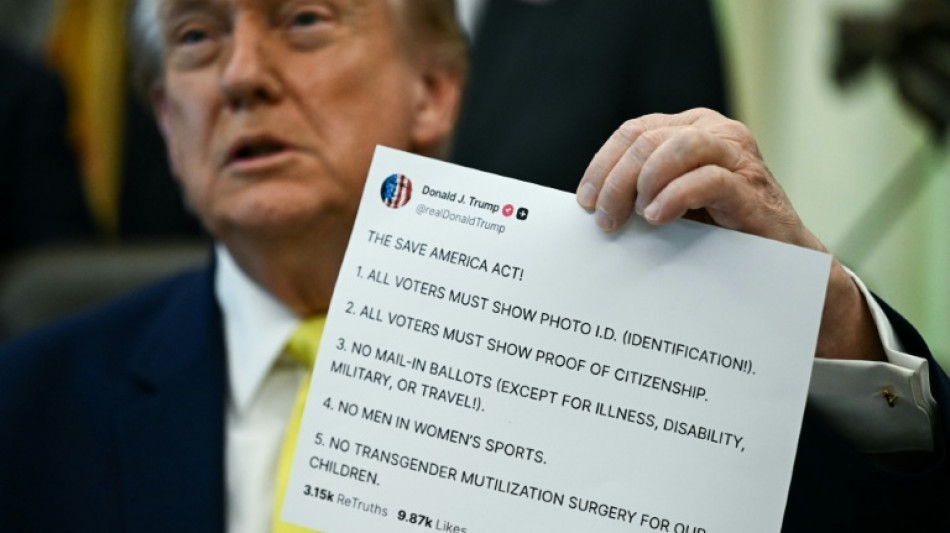  Trump sued over sale of access to Truth Social posts  