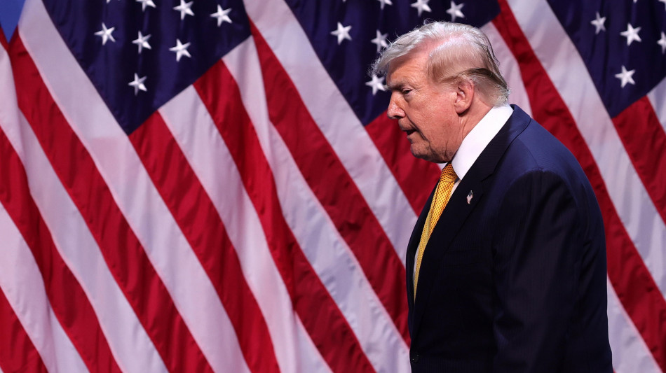  Trump, 'gli Stati Uniti colpiranno duramente l'Iran stasera e domani' 