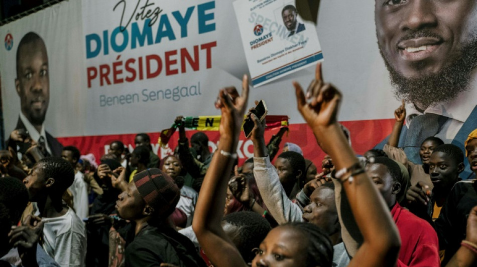 Candidato oficialista reconhece vit&oacute;ria de opositor antissistema em elei&ccedil;&otilde;es no Senegal
