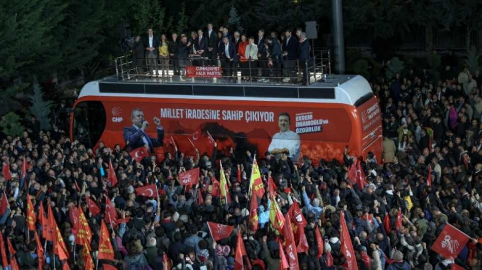  Turquie: apr&egrave;s son invalidation, le chef de l'opposition appelle &agrave; la r&eacute;sistance 