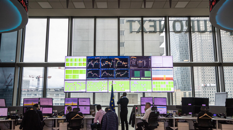 Borsa: prosegue il rialzo in Europa, gi&ugrave; Londra, Milano +2,1%