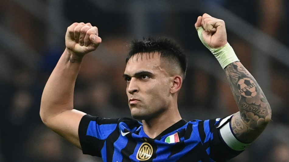 Inter vence Fiorentina (2-1) e fica a um ponto do l&iacute;der Napoli