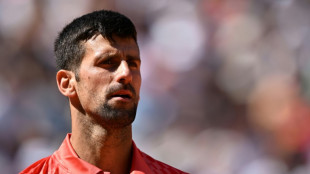 Swiatek starts French Open bid as Djokovic defiant in Kosovo row