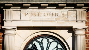 El jefe del servicio de Correos brit&aacute;nico, destituido por un esc&aacute;ndalo
