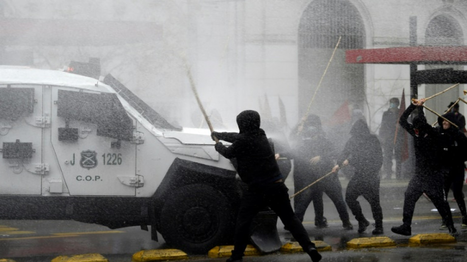 Disturbios empa&ntilde;an marcha por los 50 a&ntilde;os del golpe militar en Chile