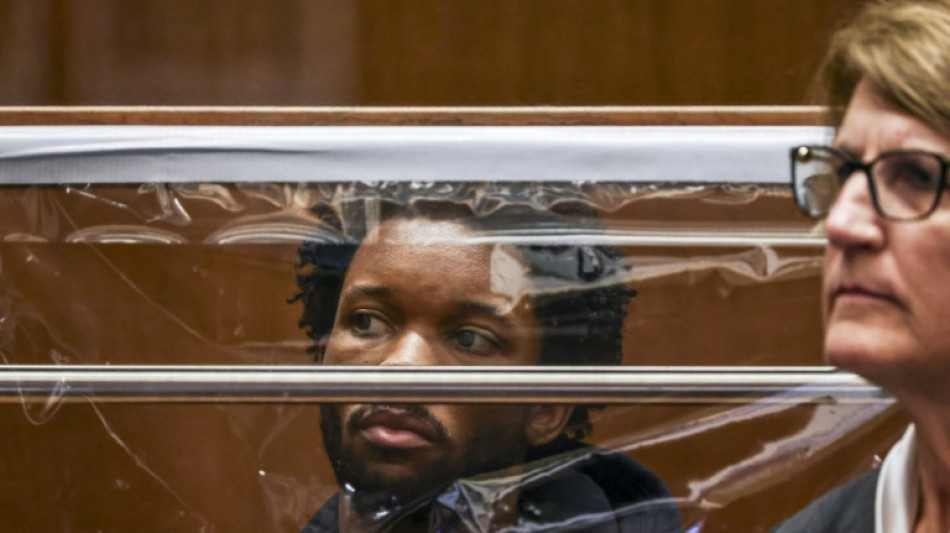  Cantor D4vd esquartejou adolescente com uma serra, afirma promotoria de Los Angeles 