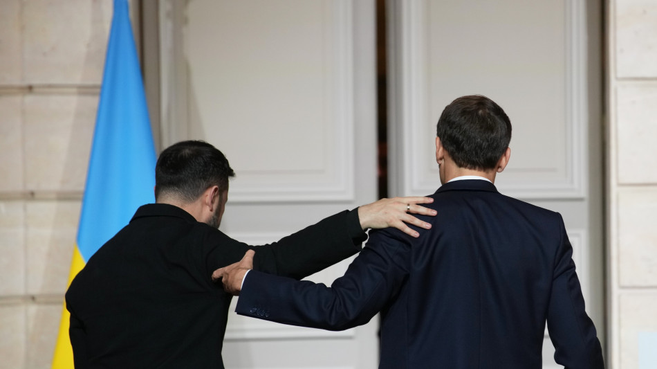 Zelensky insiste, 'discutere con Trump questioni chiave'