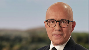 L&eacute;gislatives: Ciotti ouvre une crise &agrave; droite, crispations &agrave; gauche, Macron se fait attendre