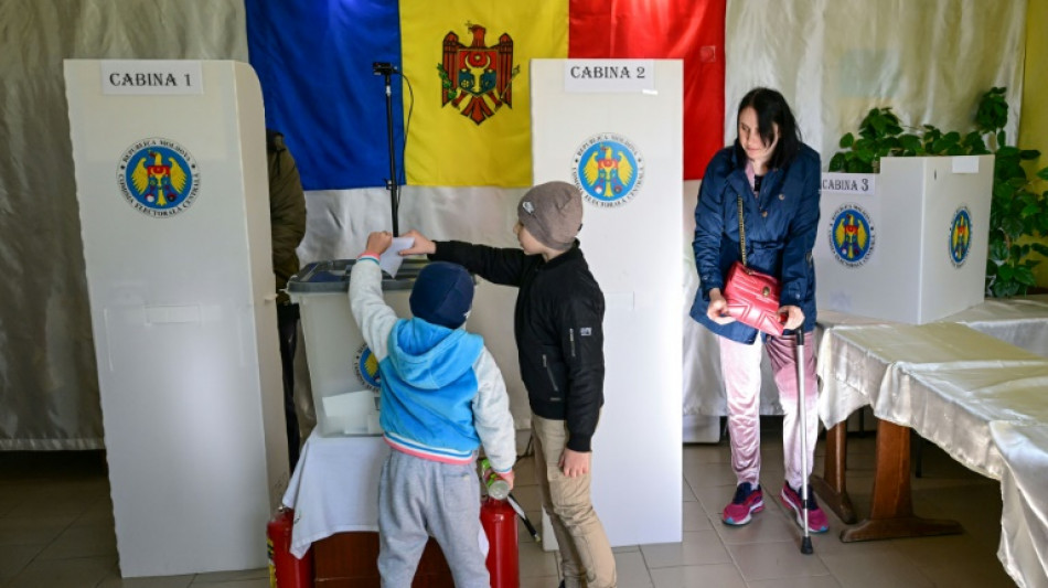La Moldavie vote dans un climat tendu, entre r&ecirc;ve d'UE et influence russe