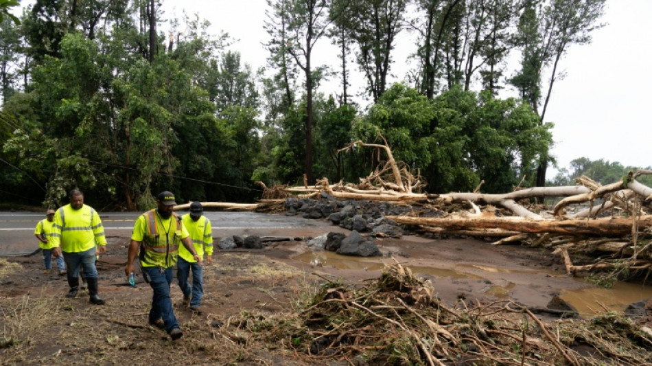  Hawaii recovery efforts begin as Lala downgraded, moves west 