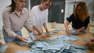 L&eacute;gislatives: la gauche sort en t&ecirc;te, vague RN limit&eacute;e, la France sans majorit&eacute; absolue