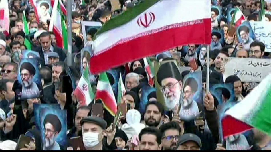 Trump announces tariffs on Iran trade partners as protest toll rises