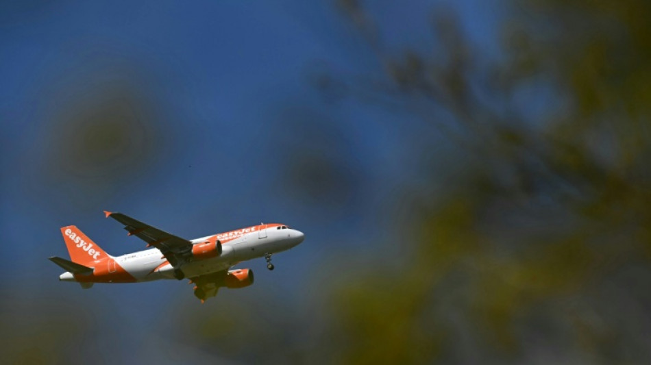  Easyjet rejects latest takeover bid but leaves door ajar 