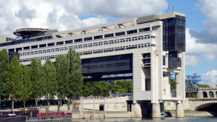 Le gouvernement vise un d&eacute;ficit de 5,1% en 2024 et devra trouver 10 milliards d'euros suppl&eacute;mentaires