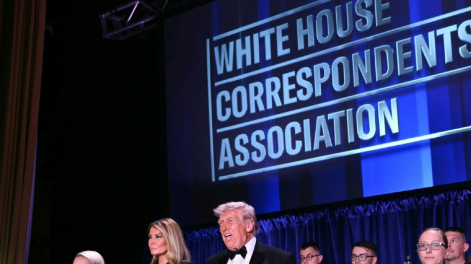  "A terre!" Comment le gala de la presse &agrave; Washington a tourn&eacute; au chaos 