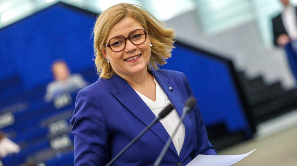  Ue, 'stop ai finanziamenti da 2 milioni alla Biennale' 
